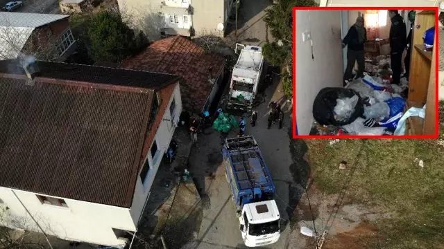 Belediye ekipleri bir evden 20 ton çöp çıkardı
