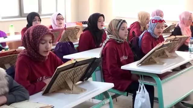 Bursa akademik eğitimin yanında hafızlık eğitimi de alıyorlar Bursa akademik eğitimin yanında hafızlık eğitimi de alıyorlar