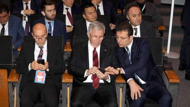 CHP'li belediye başkanları, Akıllı Şehirler ve Belediyeler Kongresi'nin ikinci oturumuna katılmama kararı aldı