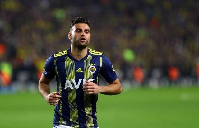 Fenerbahçe'de Deniz Türüç sakatlandı