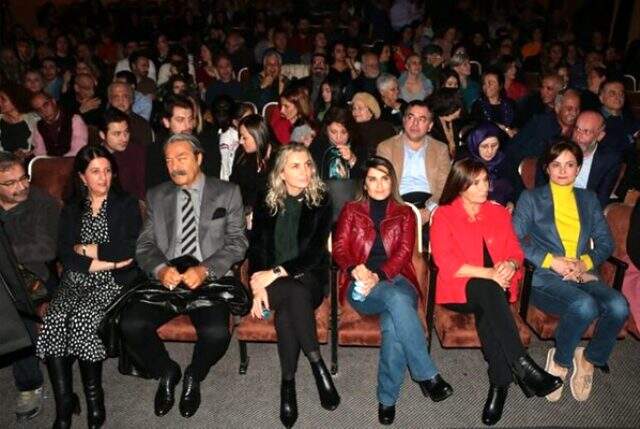 İmamoğlu'nun sözlerine kızık profesör unvanını sildi