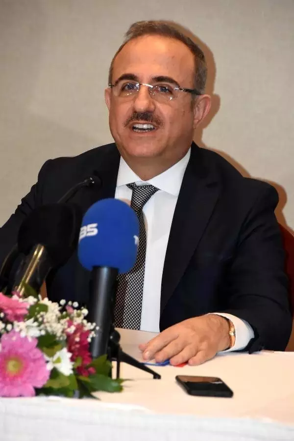 İzmir'de siyasi parti il başkanları kentin sorunları için buluştu
