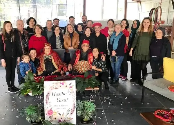 Kaçarak evlenen çifte, 58 yıl sonra çocuklarından düğün