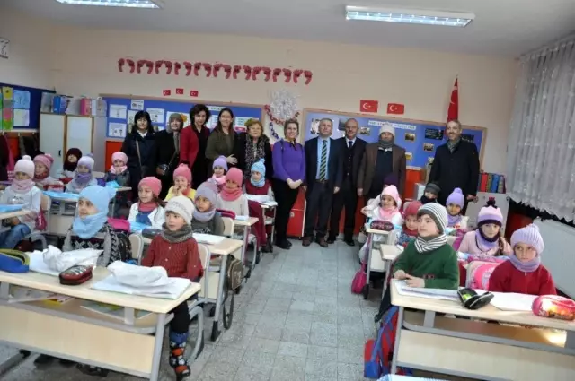 Kursiyerler ördü, minik kalpler ısındı Kursiyerler ördü, minik kalpler ısındı