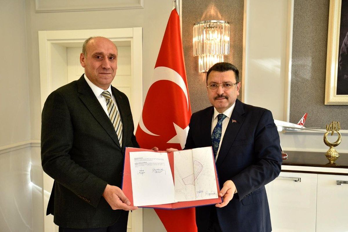 Mehmet Akif Ersoy Kapalı Yüzme Havuzu Ortahisar'a devredildi!