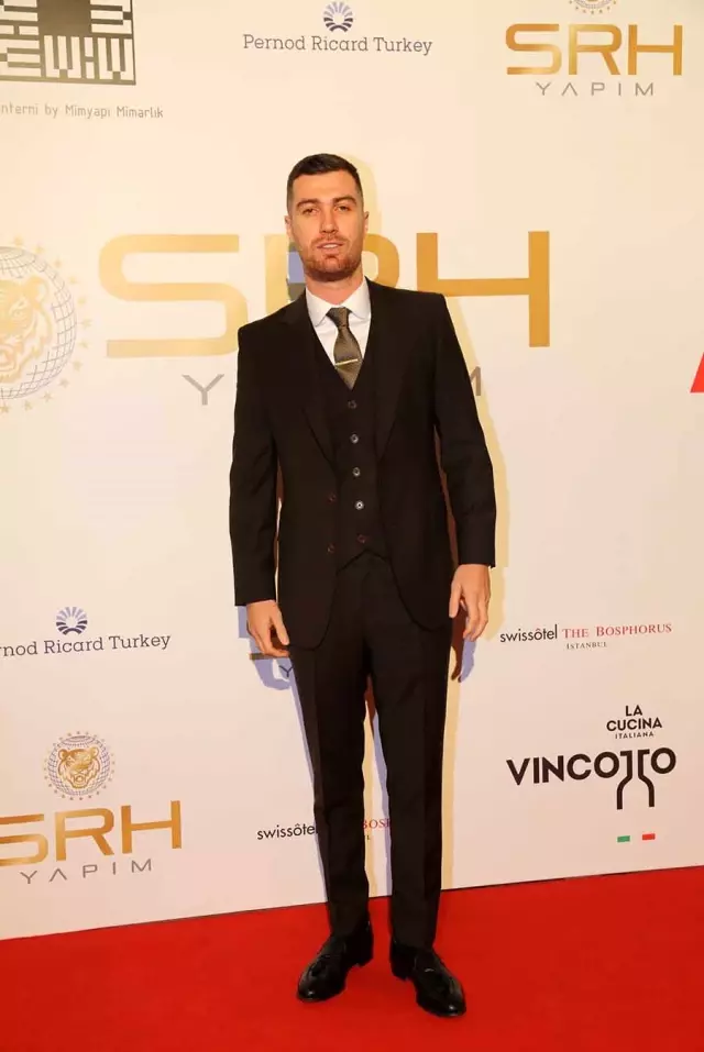 Oğulcan Engin'den flaş Ebru Şahin açıklaması! Oğulcan Engin'den flaş Ebru Şahin açıklaması!