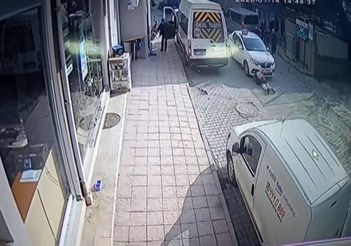 Aniden yola çıkan otizmli öğrenciye, ticari taksi çarptı