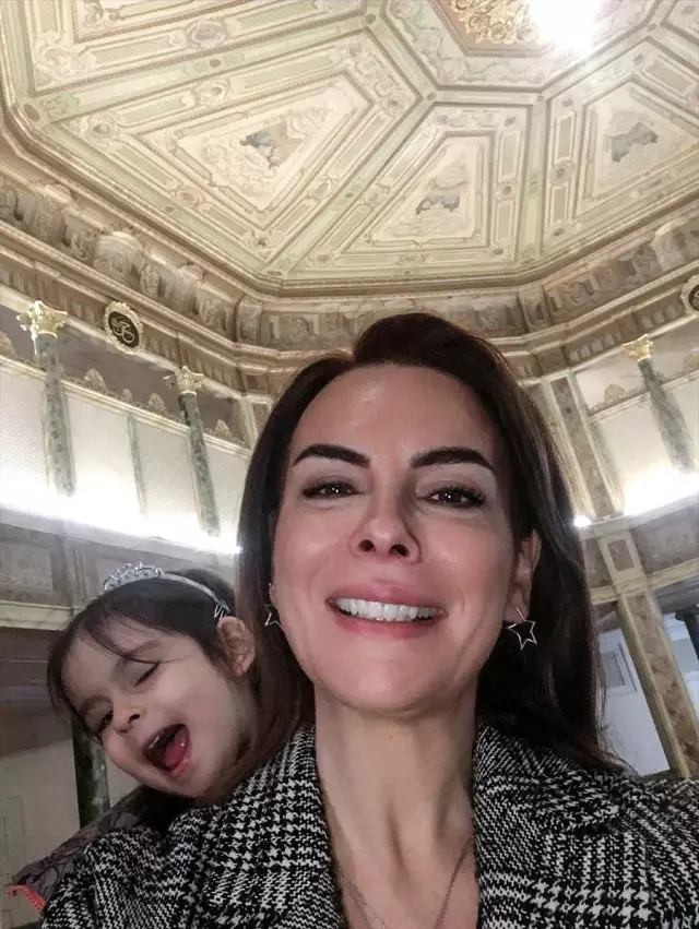 Oyuncu Seren Fosforoğlu, Uluslararası Müzede Selfie Günü etkinliğine katıldı Oyuncu Seren Fosforoğlu, Uluslararası Müzede Selfie Günü etkinliğine katıldı