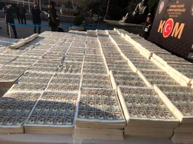 Son dakika: İstanbul'da 127 milyon sahte ABD doları ele geçirildi