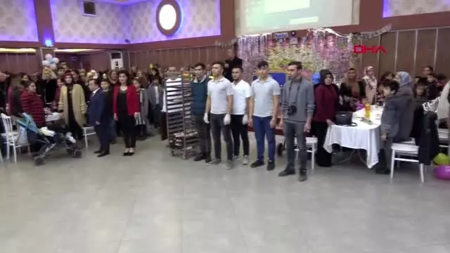 Sünnetten korkan çocuk, otomobilden çıkmadı Sünnetten korkan çocuk, otomobilden çıkmadı