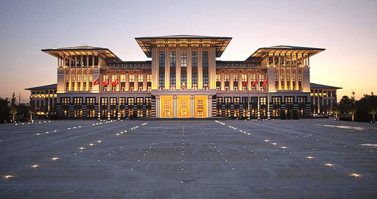 CHP'li Tanal, Külliye'deki kongre salonunun kiralandığını iddia ederek Meclis'e soru önergesi sundu