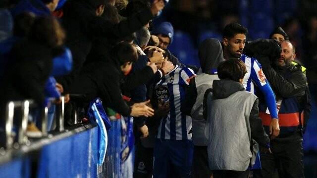 Deportivo forması giyen Emre Çolak, İspanya'da gündem oldu