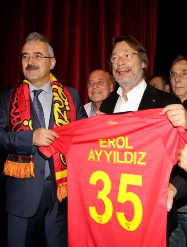 İzmir Valisi Erol Ayyıldız, Göztepe Stadyumu'nu gezdi İzmir Valisi Erol Ayyıldız, Göztepe Stadyumu'nu gezdi