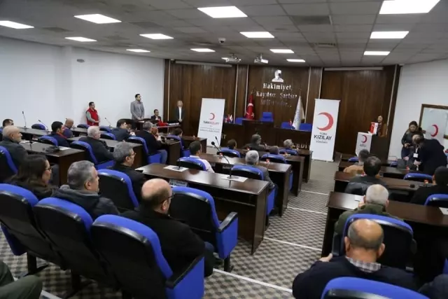 Kan bağışçılarına madalyaları verildi Kan bağışçılarına madalyaları verildi