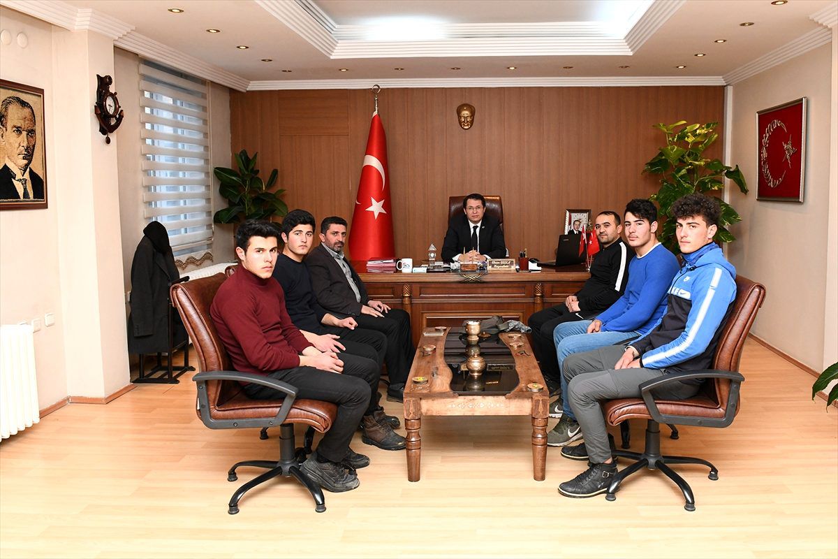 Kaymakam Çeçen, sporcuları kabul etti