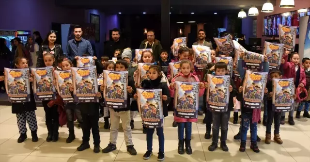 Kırsal mahallerdeki öğrenciler ilk kez sinemaya tanıştı Kırsal mahallerdeki öğrenciler ilk kez sinemaya tanıştı