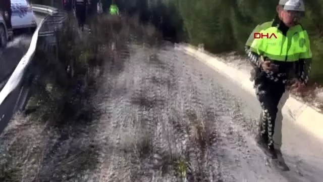 Muğla'da otomobil takla attı 1 ölü, 3 yaralı Muğla'da otomobil takla attı 1 ölü, 3 yaralı