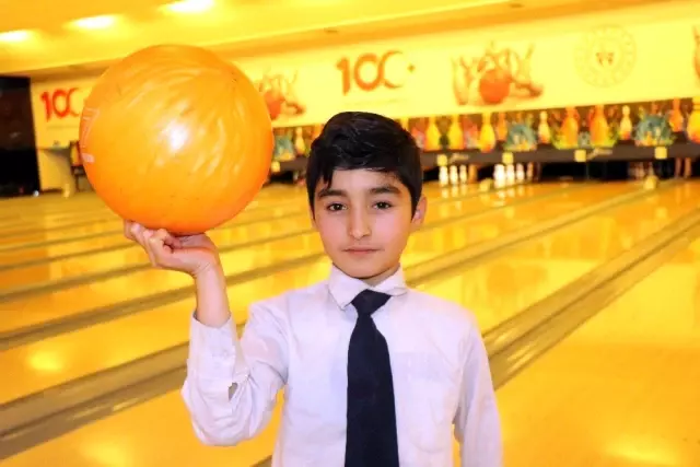 Öğrenciler hayatlarında ilk kez deniz gördü, bowling oynadı Öğrenciler hayatlarında ilk kez deniz gördü, bowling oynadı
