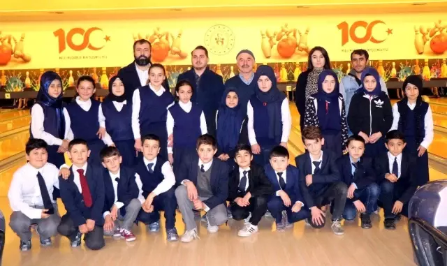 Öğrenciler hayatlarında ilk kez deniz gördü, bowling oynadı Öğrenciler hayatlarında ilk kez deniz gördü, bowling oynadı