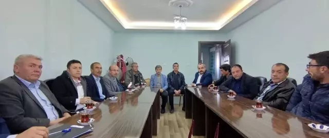 Pazarlar'da enerji nakil hatları çalışması Pazarlar'da enerji nakil hatları çalışması