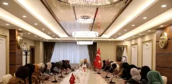 Şahin Güven: 'Uluslararası İlahiyat Fakültesi' öğrencilerinden İl Müftüsü Güven'e ziyaret Şahin Güven: 'Uluslararası İlahiyat Fakültesi' öğrencilerinden İl Müftüsü Güven'e ziyaret