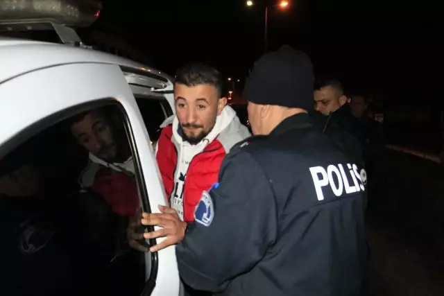 Drift attı polise yakalandı, ehliyetine 2035'e kadar el konuldu Drift attı polise yakalandı, ehliyetine 2035'e kadar el konuldu