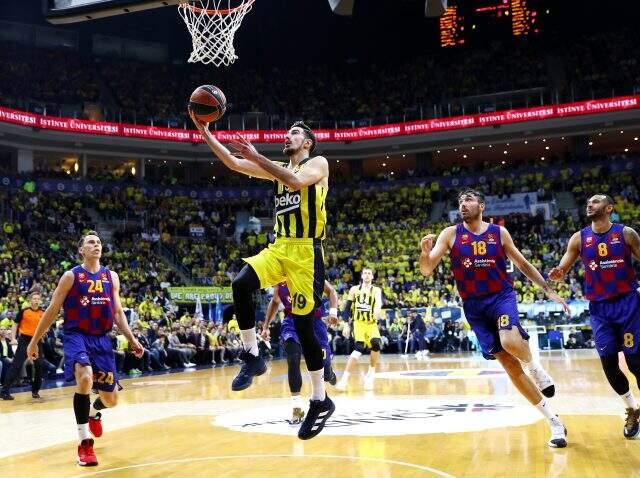 Fenerbahçe Beko, Barcelona'ya 80-74 yenildi