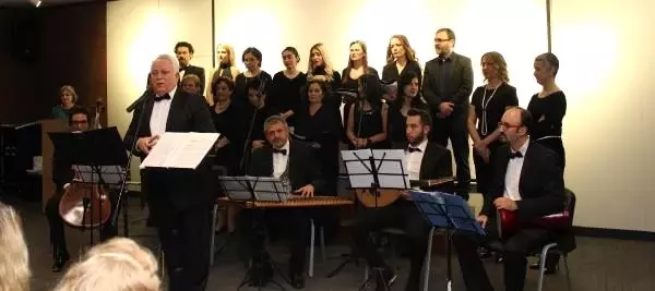 Hastane korosu, ilk konserde tam not aldı Hastane korosu, ilk konserde tam not aldı