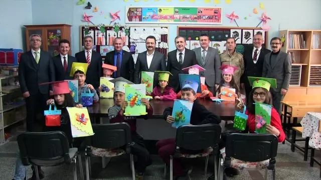Kahramanmaraş'ın ilçelerindeki okullarda karne heyecanı Kahramanmaraş'ın ilçelerindeki okullarda karne heyecanı