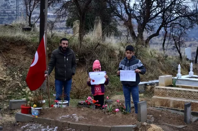 Karnelerini aldıktan sonra şehit babalarının mezarına koştular