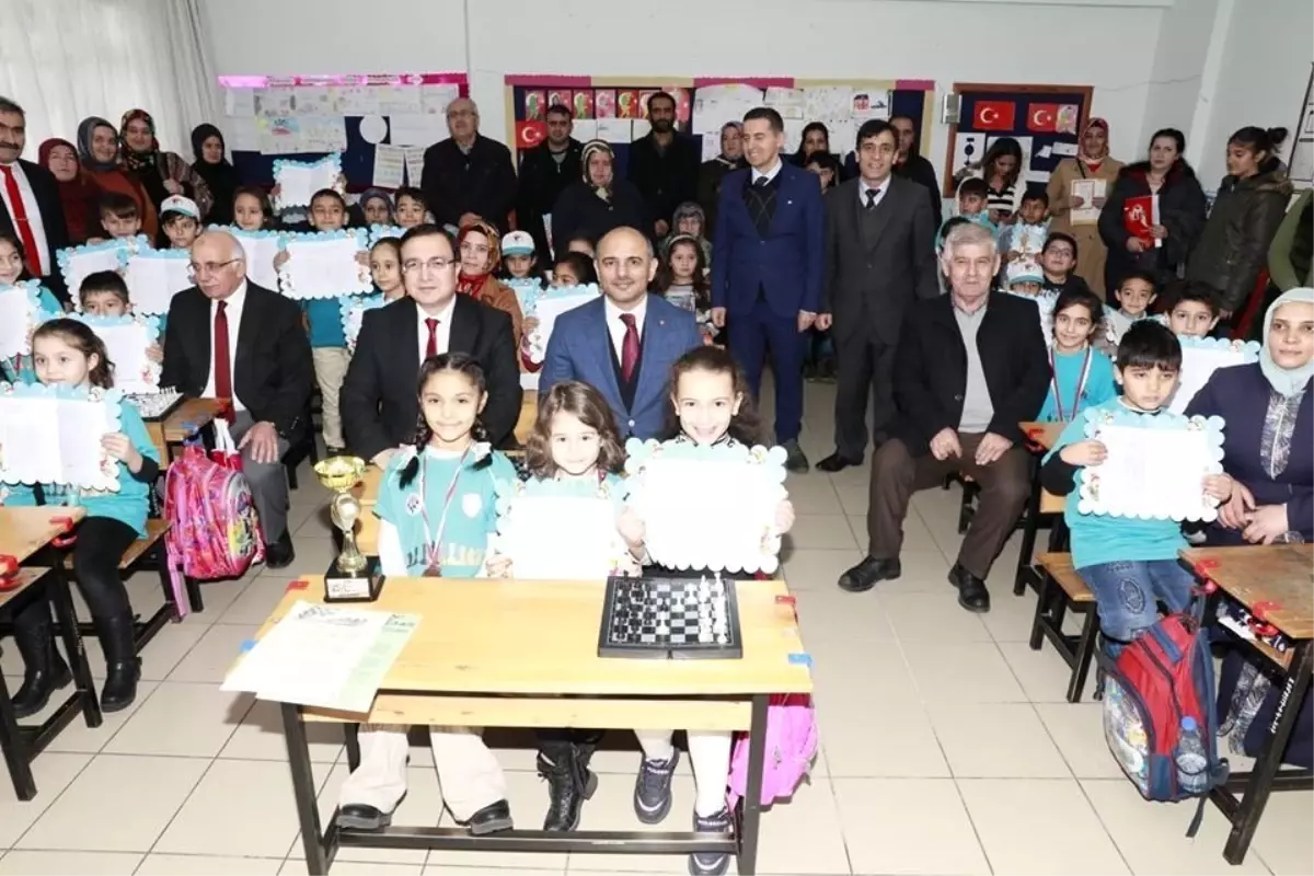 Körfez'de öğrenciler karne heyecanı yaşadı