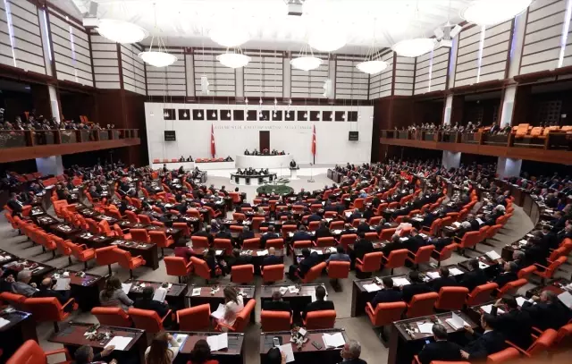 Meclis'te ilk kez bütün vekiller Hayvan Hakları Raporu'nda birleşti Meclis'te ilk kez bütün vekiller Hayvan Hakları Raporu'nda birleşti