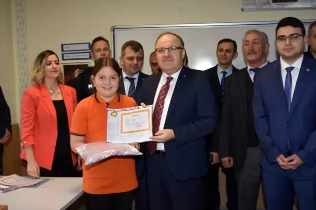 Okullarda karne heyecanı Okullarda karne heyecanı
