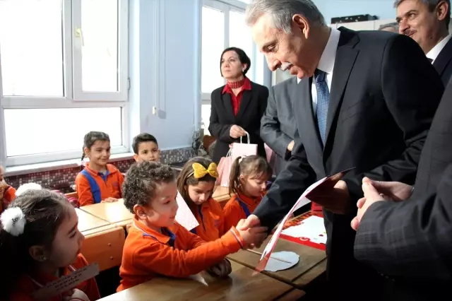 Okullarda karne heyecanı Okullarda karne heyecanı
