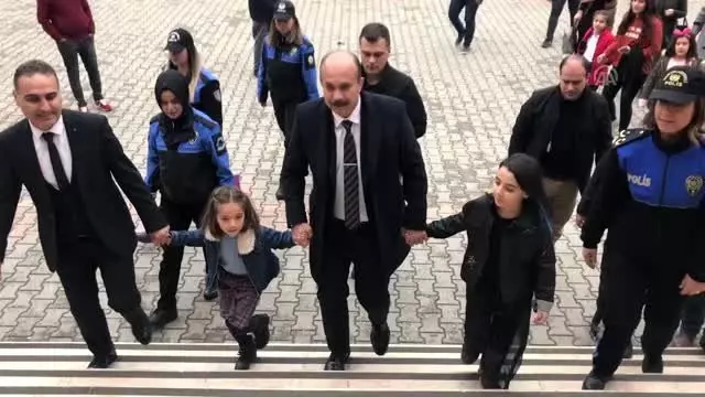 Okullarda karne heyecanı Okullarda karne heyecanı