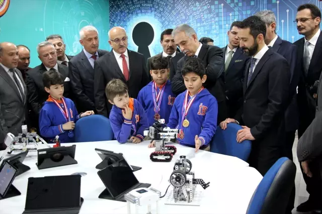 Okullarda karne heyecanı Okullarda karne heyecanı