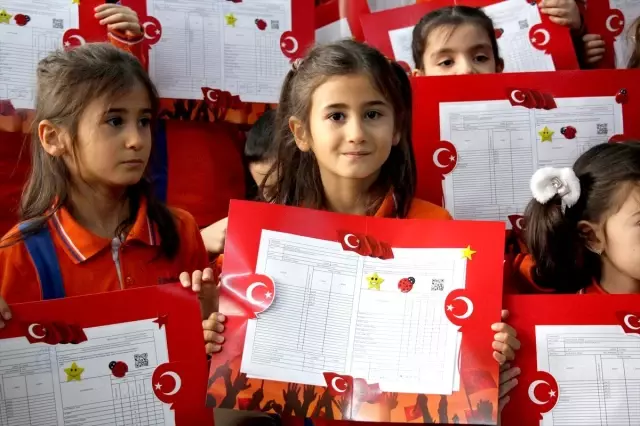 Okullarda karne heyecanı Okullarda karne heyecanı