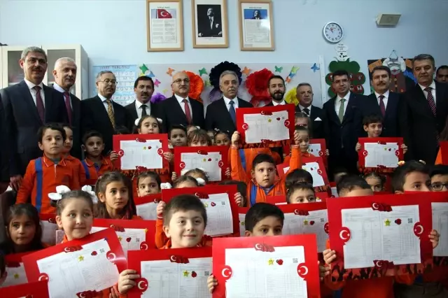 Okullarda karne heyecanı Okullarda karne heyecanı