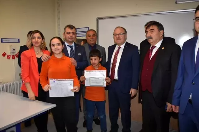 Okullarda karne heyecanı Okullarda karne heyecanı