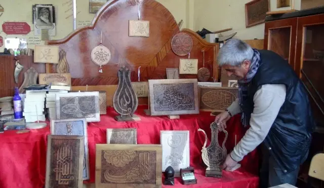 (Özel) 34 yıldır ceviz ağaçlarını sanat eserine dönüştürüyor (Özel) 34 yıldır ceviz ağaçlarını sanat eserine dönüştürüyor
