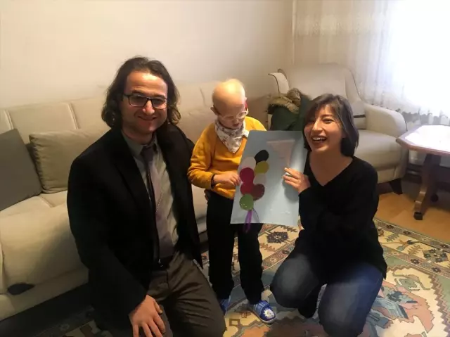 'Özel öğrenci' Ahmet karnesini evinde aldı 'Özel öğrenci' Ahmet karnesini evinde aldı