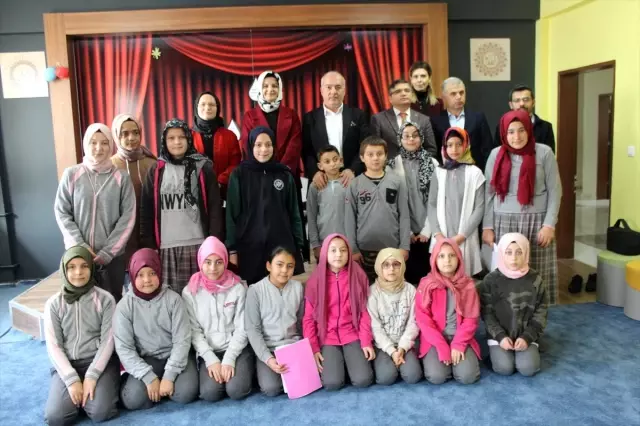 Söğütlü'de eğitime destek veren iş insanına teşekkür