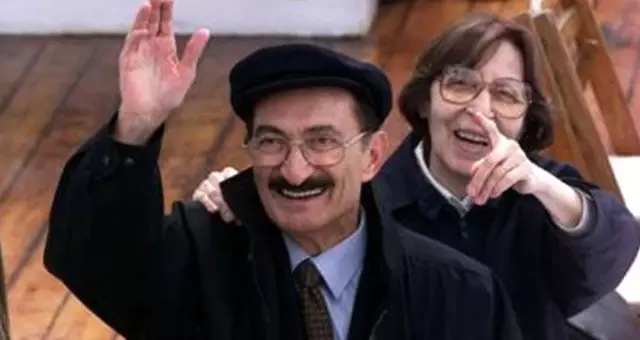 Vefat eden Rahşan Ecevit, ölmeden önce eşi Bülent Ecevit'in yanına gömülmek istemişti Vefat eden Rahşan Ecevit, ölmeden önce eşi Bülent Ecevit'in yanına gömülmek istemişti