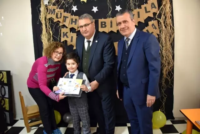 Yunusemreli minikler karne heyecanı yaşadı Yunusemreli minikler karne heyecanı yaşadı
