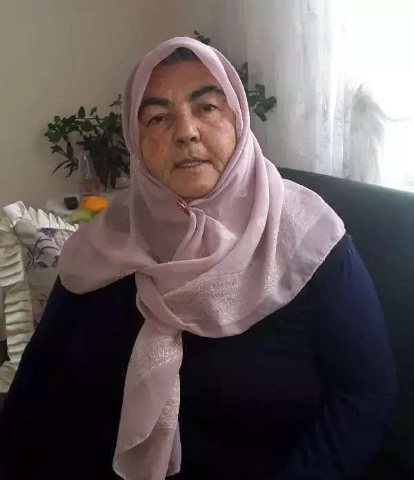 Annesi kazada öldü, sürücünün serbest kalmasına tepki gösterdi Annesi kazada öldü, sürücünün serbest kalmasına tepki gösterdi
