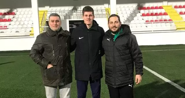 Buca Belediyesporlu Ömer Türker, Fenerbahçe'ye transfer oldu
