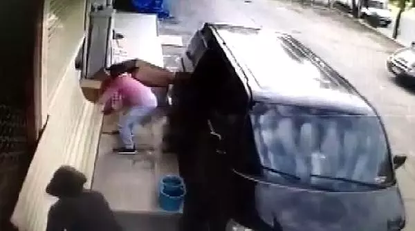 Esnaf bıktı... İSTOÇ'taki hırsızlıklar kamerada Esnaf bıktı... İSTOÇ'taki hırsızlıklar kamerada