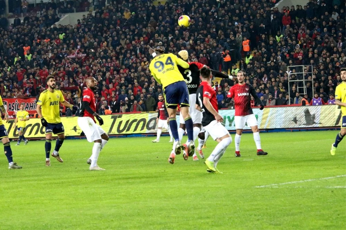 Süper Lig'in 18. haftasında Fenerbahçe deplasmanda karşılaştığı Gaziantep Futbol Kulübü'nü Kruse ve Muriç’in golleriyle 2-0 mağlup etti. ile ilgili görsel sonucu