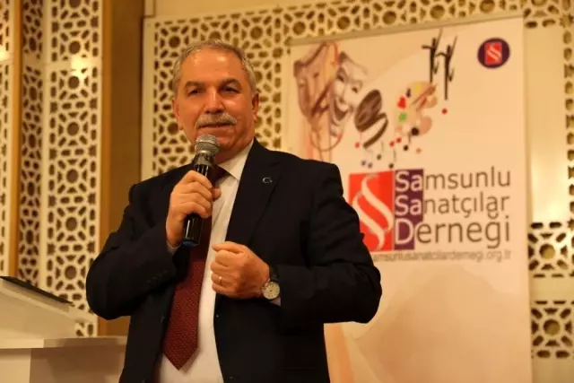 İlkadım'da şiir gecesinde aşıklar atıştı