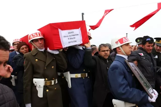 Konyalı şehit son yolculuğuna uğurlandı Konyalı şehit son yolculuğuna uğurlandı
